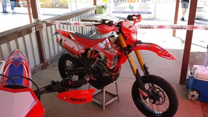 Motorcycle Studio Pic 2 - RR480 Supermoto is good fun