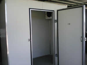 Affordable Coolrooms Pic 2 - Coolroom with epoxy coated floor and hinged door