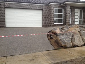 Vertercon Concreting Pic 2 - expose aggregate driveway