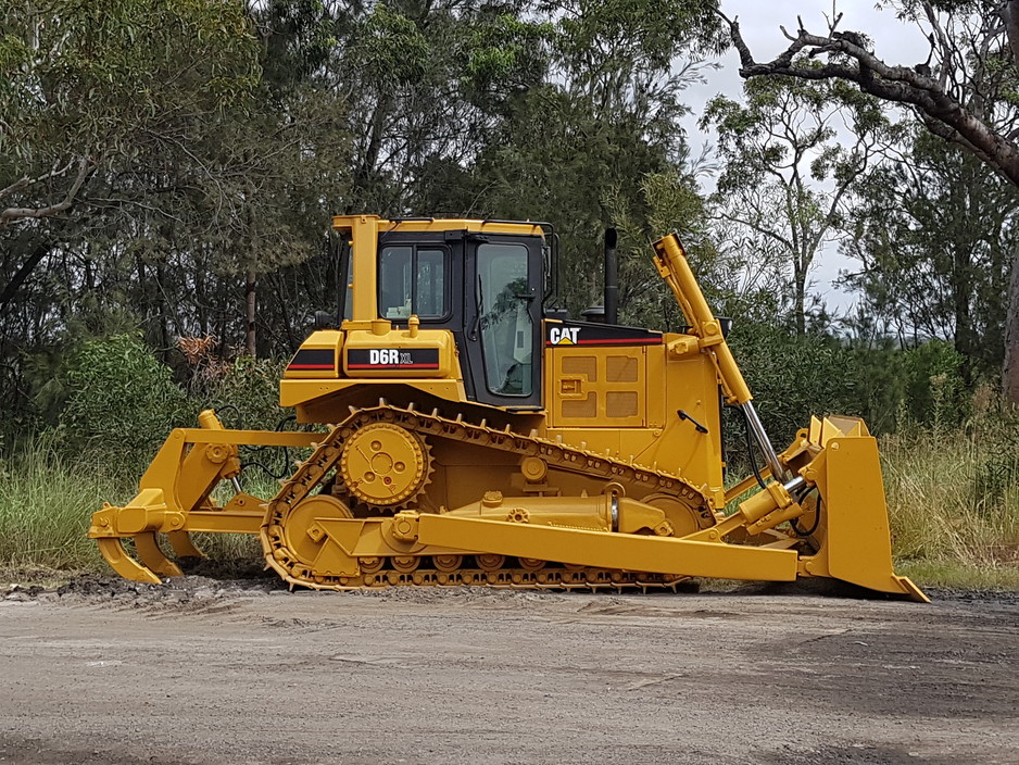 Merediths Earthmoving Pic 1 - Our late model CAT D6R Bulldozer