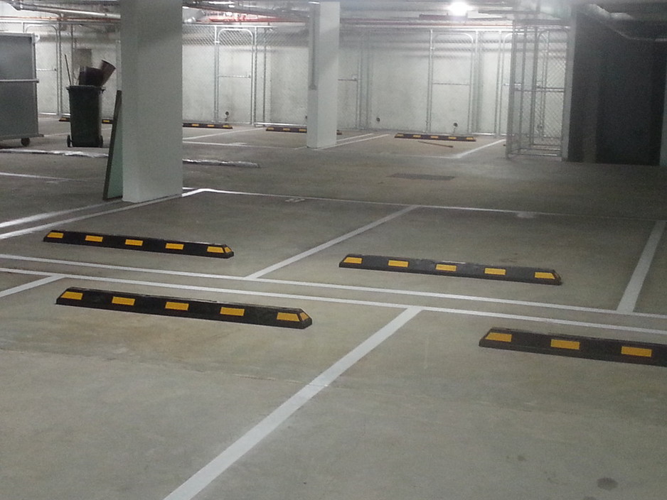 CarparKing Pic 1 - Black Rubber Wheelstops