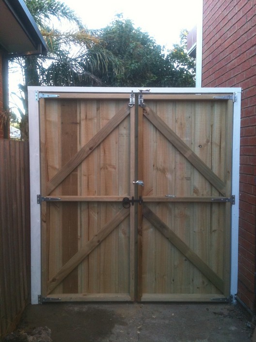 Mentuso Constructions Pty Ltd Pic 2 - Side Gate