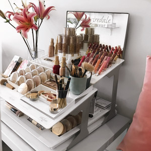 Melt Massage and Beauty Pic 2 - Jane Iredale Makeup Collection