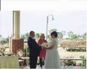 Robyn Davies Celebrant Pic 4 - Image3