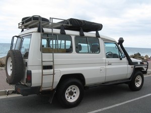 RMS Travel Cars Pic 4 - 4wd bushcamper with rooftent