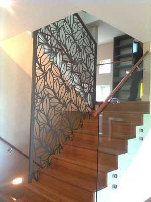 Alexandria Wrought Iron P/L Pic 4 - Gum leaf Stair divider