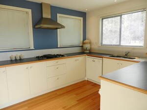 Southerlys At Swansea Pic 5 - Great kitchen facilities