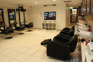 Raw Edge Hair and Beauty Salon Pic 2