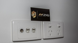 The AV King Pic 3 - Antenna point 2 x data point power point