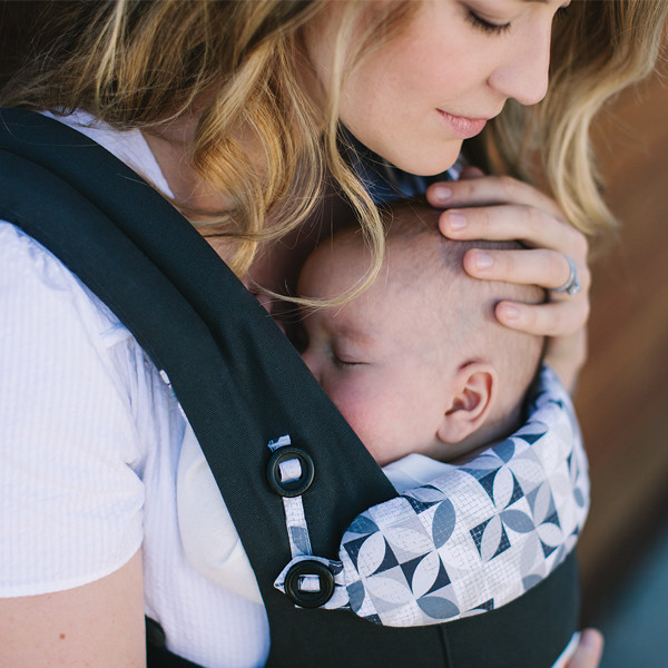 Bubcarrier Pic 1 - Ergobaby Adapt Baby Carrier Graphic Grey