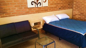 Jackaroo Apartments Pic 2 - Room