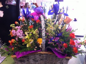 Potz n Pozies Florist & Coffee Chat Pic 3 - Basket Arrangement