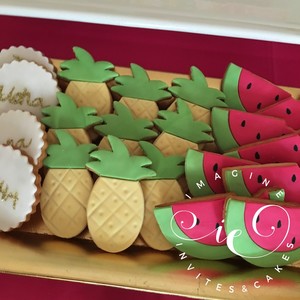 Imagine Invites and Cakes Pic 2 - tropical themed cookies