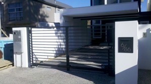 Custom Gate Solutions and Repairs Pic 5