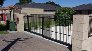 Custom Gate Solutions and Repairs Pic 4