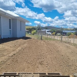 Bobcat Bloke Pic 3 - Side of new house build