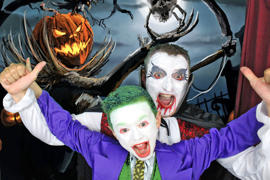 Star Hire Pic 1 - Greenscreen Photo Booth Halloween special