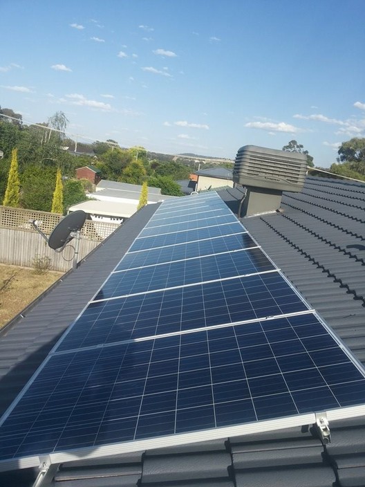 A Good Sparky Pic 2 - Solar Installation