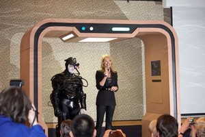 USS Typhon - Australian Star Trek Fan Club Pic 2 - Actress Jeri Ryan Seven of Nine of Star Trek Voyager and our Holodeck prop