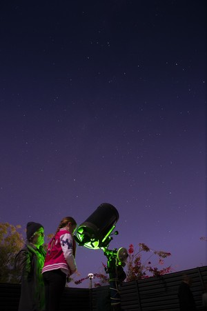 BIG4 MacDonnell Range Holiday Park Pic 4 - Enjoy looking into our vast galaxy with our local Astronomer April September