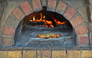 Saracen's Head Hotel Pic 4 - Wood Fire Pizza