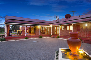 Wayne Stewart Builder Pic 4 - Langwarrin custom new home on acreage