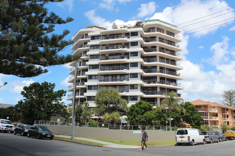 Paul Dooley Painter & Decorator Gold Coast Pic 1 - Painting of Porta Pacifique BILINGA GOLD COAST