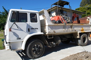 Easy Access Dingo Hire Pic 3 - 9 ton tipper