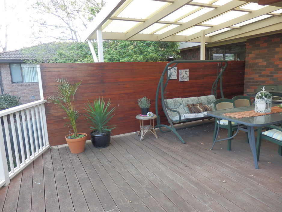 A1 Carpenter Pic 1 - Deck roof railings screen