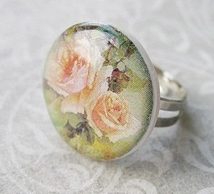 Ipomen Scarlet Pic 2 - ring decoupage