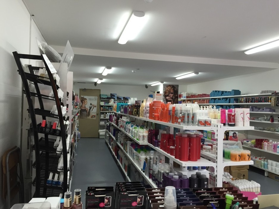 J J Hair and Beauty Supplies Pic 2