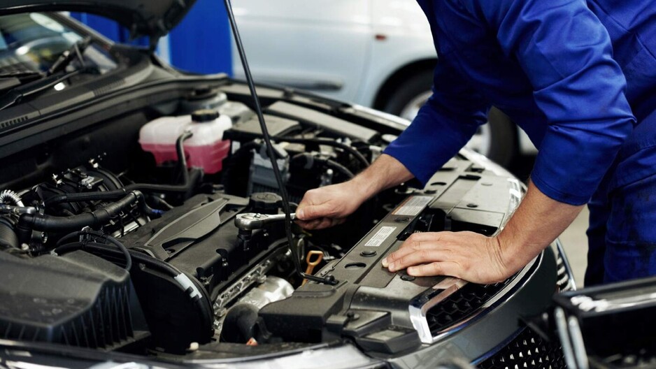 Ford Mechanic Pic 1