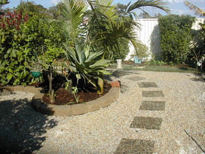 Chris's Lawns & Garden Maintenance Pic 3