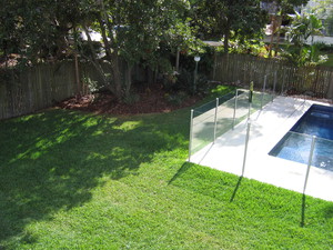 Chris's Lawns & Garden Maintenance Pic 5