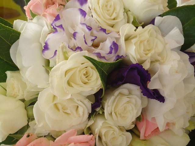 Bouquets for Brides Pic 1