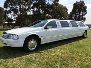 Great Southern Limousines Pic 3 - 1999 AU LTD 10 seat