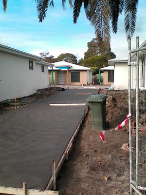 Vic Construction and Design Landscaping Pic 4