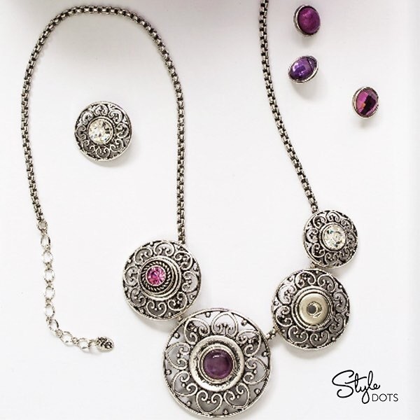 Style Dots Pic 1 - Signature necklace with interchangeable fuschia dots