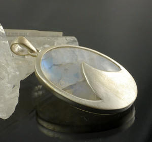 Feel Crystals and Jewellery Pic 2 - Moonstone Silver Pendant