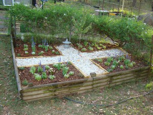 Chop-A-Weed Pic 4 - design a small flower garden