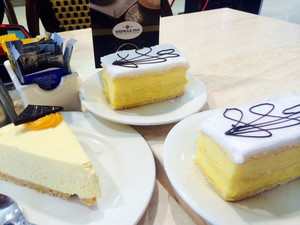 Shingle Inn Pic 5 - Vanilla slice and cheesecake