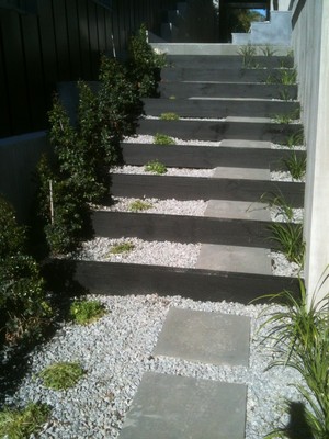 Tintuppa Landscapes and Garden Maintenance Pic 2