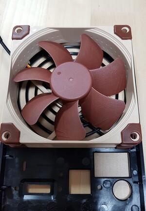 IT Min Pic 5 - Fan replacement