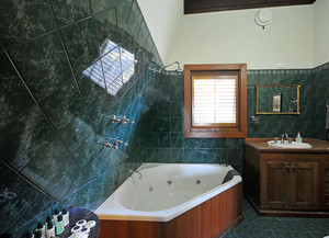 Studio Cottages-Romantic Hideaway Pic 3 - Private spa