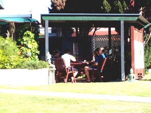 Nanango Star Motel Pic 2 - bbq area