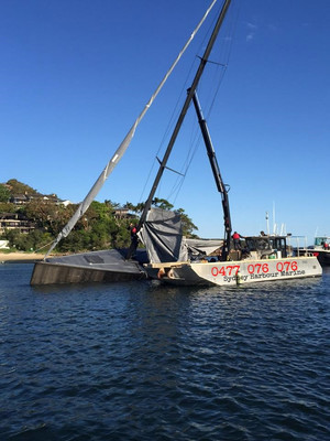 Sydney Harbour Marine Pic 4 - Lifting capsized yacht Middle Harbour