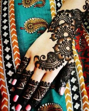 Henna Artist Pic 5