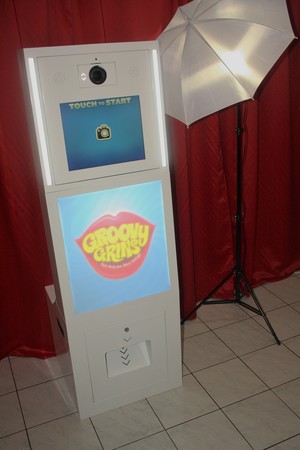 Albury Wedding Photography Pic 4 - Groovy Grins Photo Booth