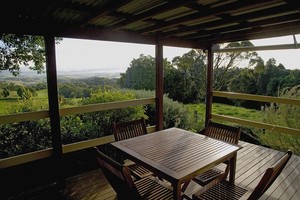 Lisnagarvey Cottage B&b Pic 2 - Deck with stunning views over the Dorrigo Plateau