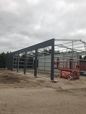 Indpendent Welding and Construction Pic 3 - Shed erection